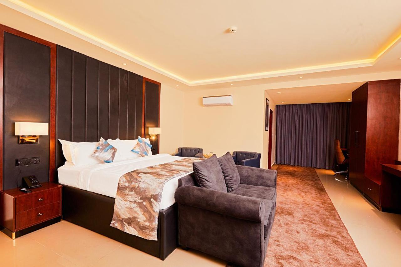 The Yacht Hotel Sea Front Lekki Phase 1 Lagos Exterior foto